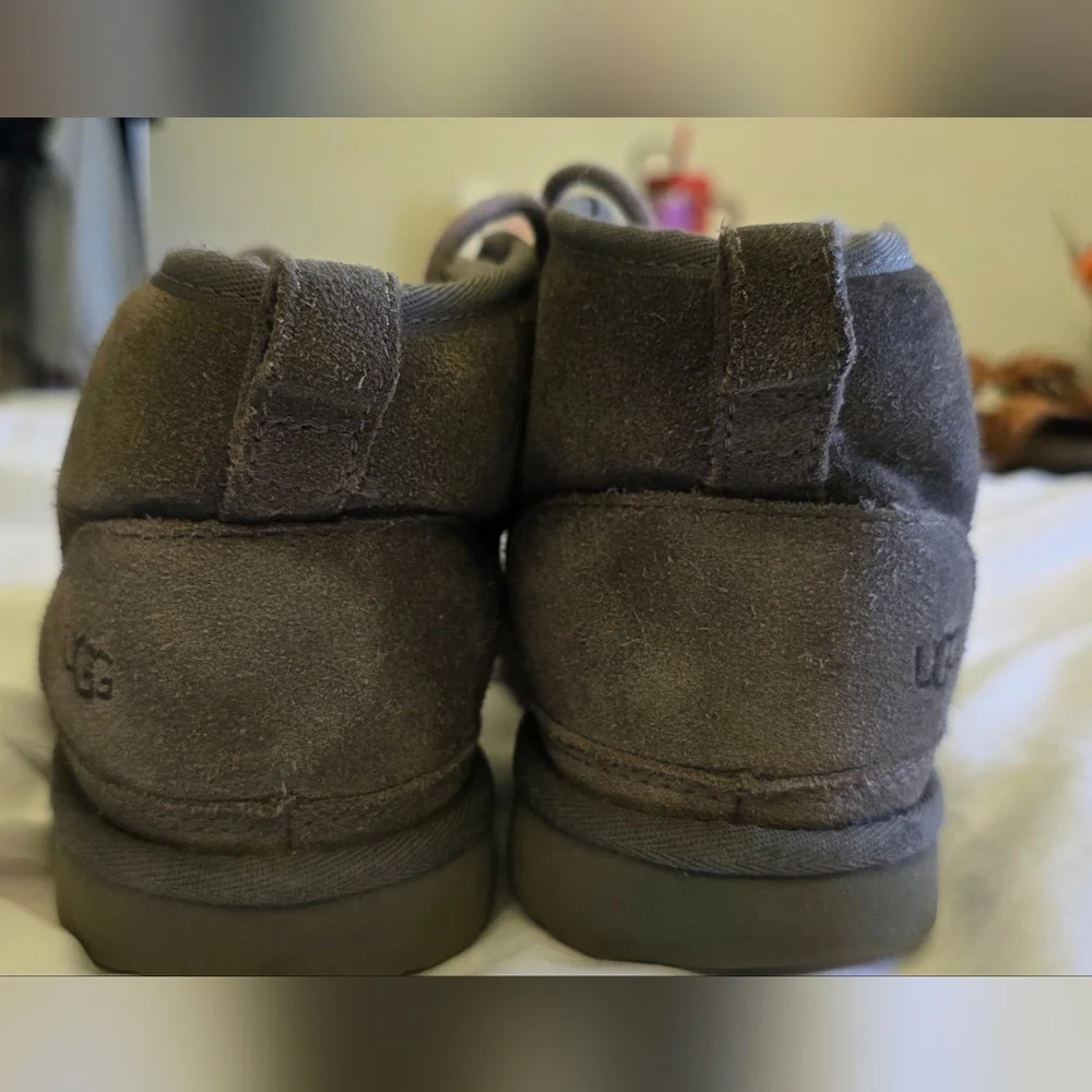 UGG Kids Neumel Boots Gray Suede Size 4 (Fits Women’s 6)